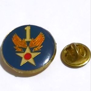 VINTAGE US Air Force 1st Division Pin Crest DUI